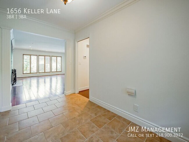 Foto del edificio - 1656 Keller Ln