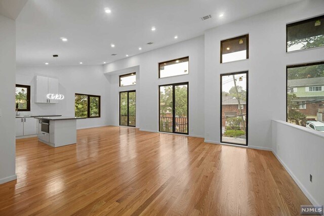 Foto del edificio - 576 Art Ln