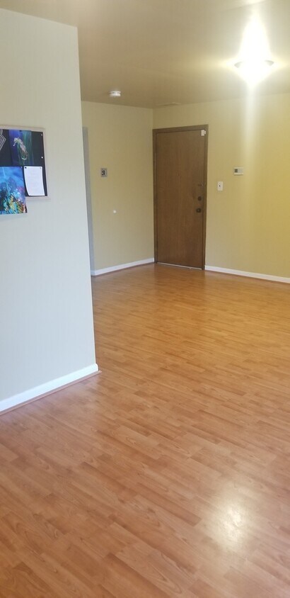 Foto principal - 15126 Minerva Ave