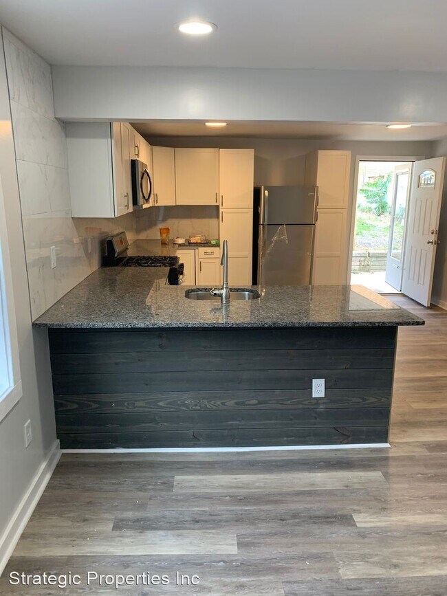 Foto del edificio - 3 br, 2 bath House - 245 Wade St