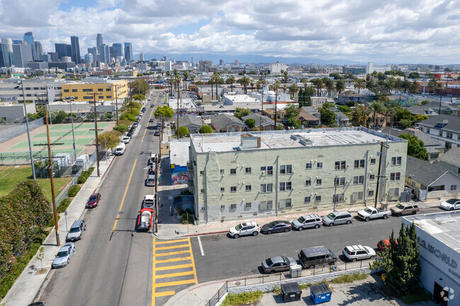 Aerial Photo - 2108 Maple Ave