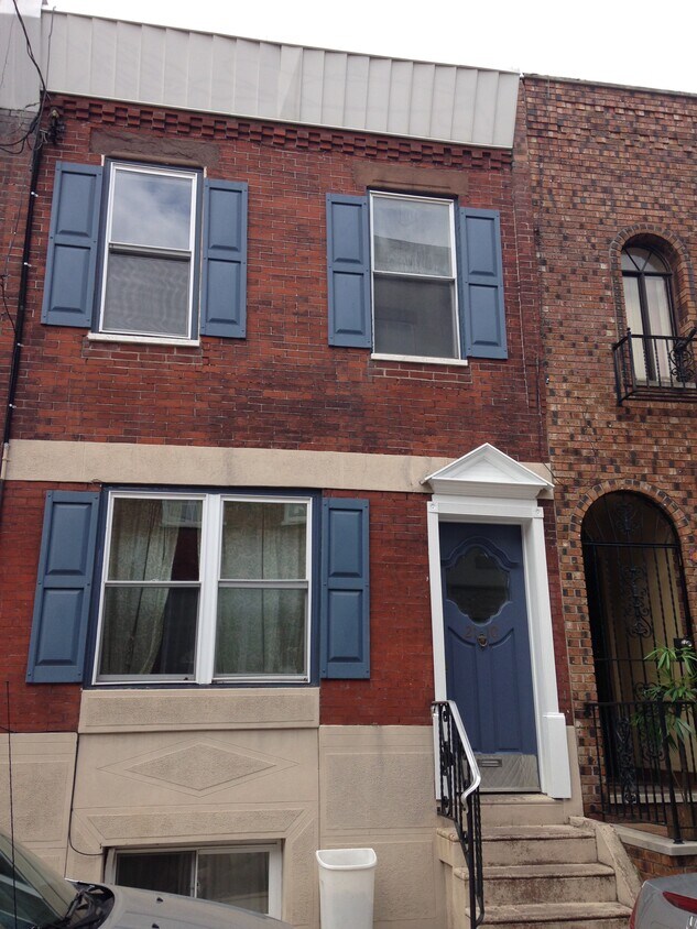 Front - 2110 S Carlisle St