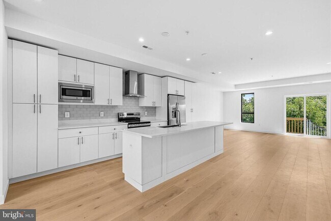 Foto del edificio - 2534 Elvans Rd SE