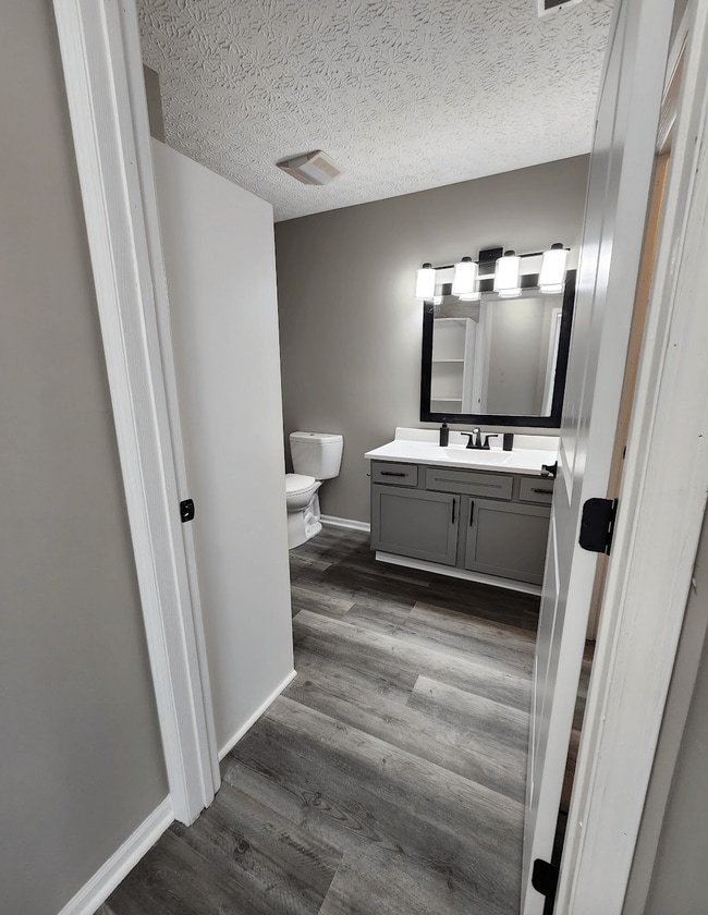 Interior Photo - Estates at Brentwood Lake