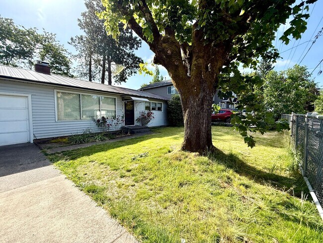 Foto del edificio - Updated 3 Bedroom House in Powellhurst-Gil...