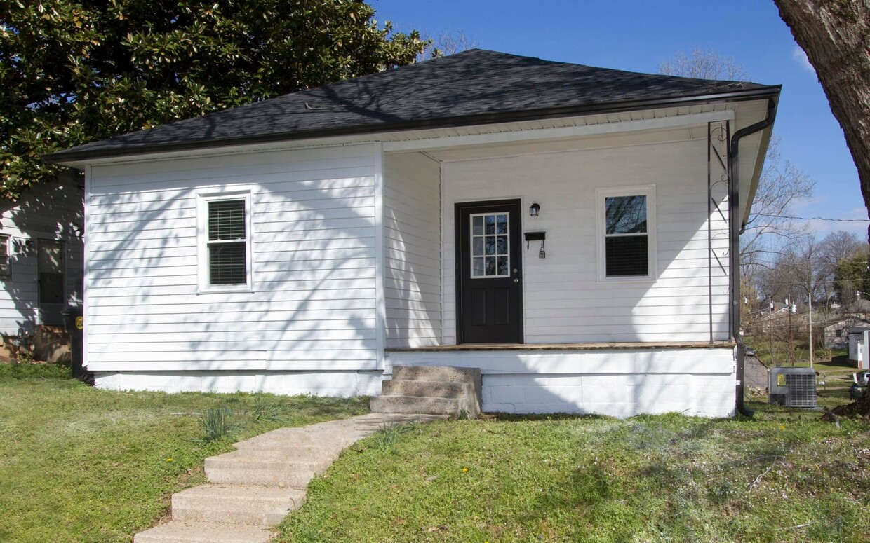 Primary Photo - 1300 Todd Ave