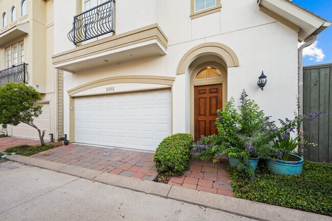 Foto del edificio - 2202 Hilshire Terrace Ct