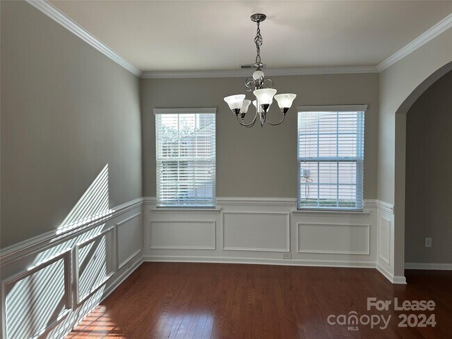 Building Photo - 2709 Lawson Dr