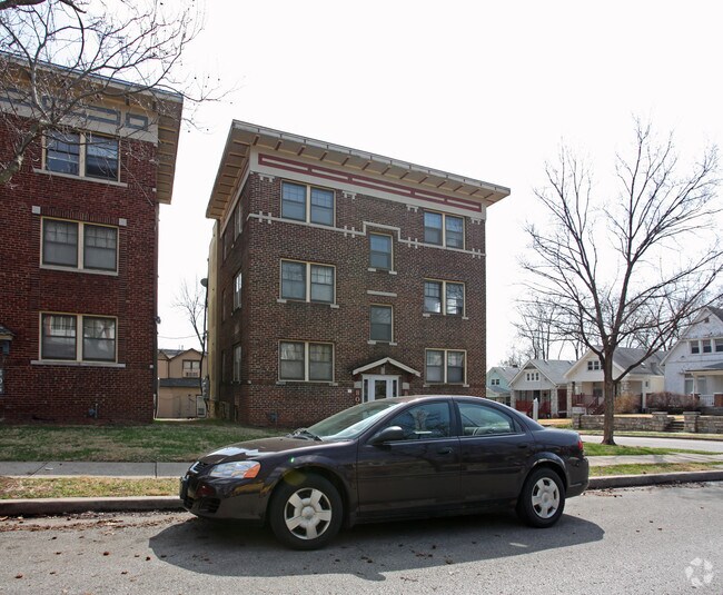Foto del edificio - Charlotte Park Apts