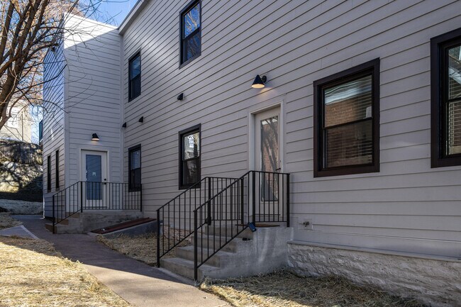 Building Photo - 1124 Holman St