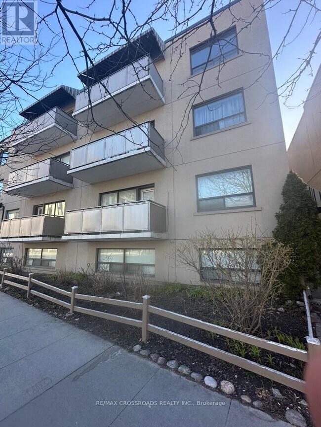 Photo du bâtiment - 2770-2770 Yonge St