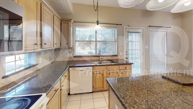 Foto del edificio - 2336 Dyers Oak Dr