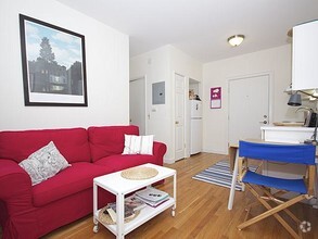 Building Photo - 483 Beacon St