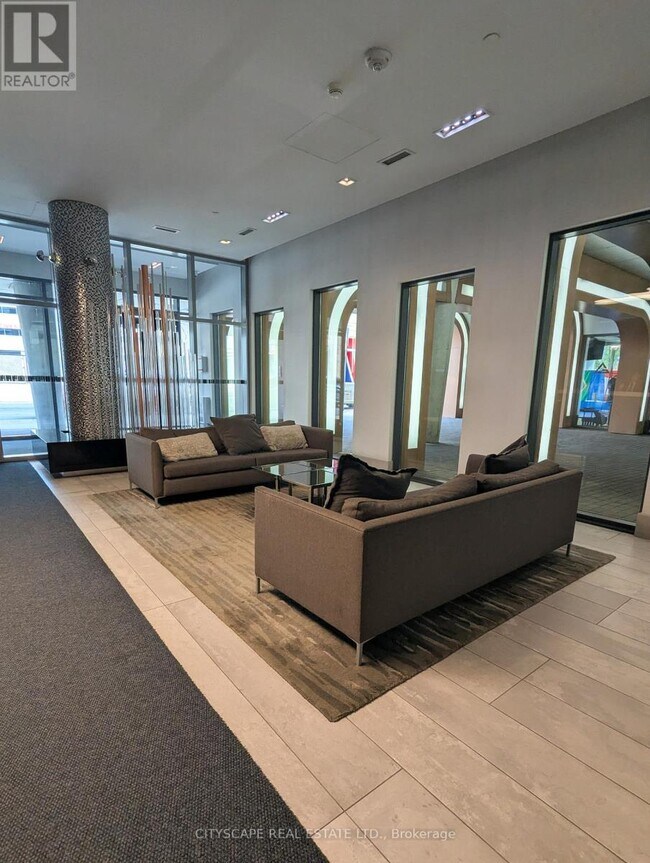 Photo du bâtiment - 525 Adelaide St W