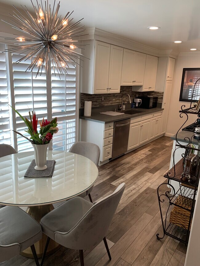 cocina (vista desde la sala de estar) - 1128 11th St