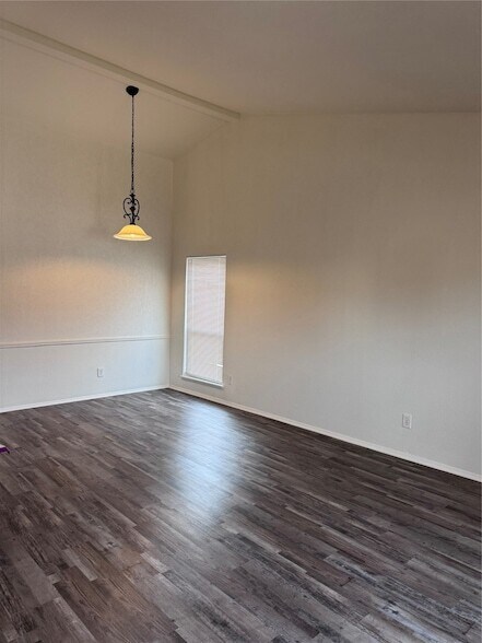 Foto del edificio - 5801 Trego Cir