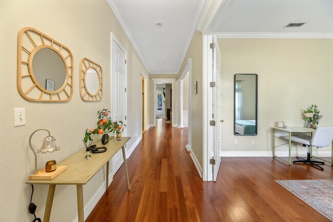 Foto del edificio - 5697 Burnside Cir