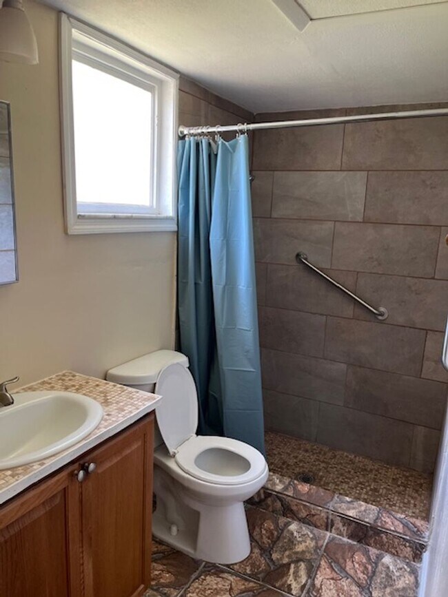 Foto del edificio - 2 bedroom / 2 bath available soon!