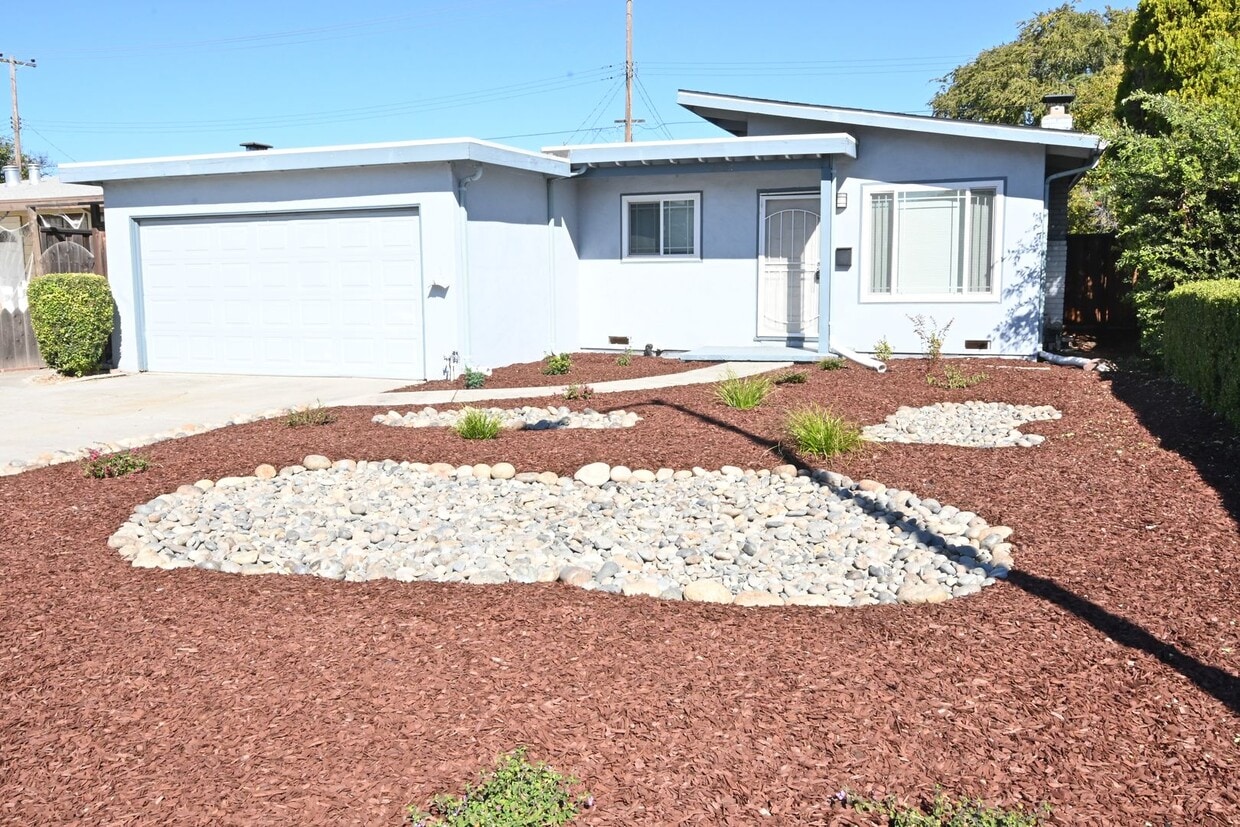 Central Santa Clara Location, 3/2 with AC - Central Santa Clara Location, 3/2 with AC