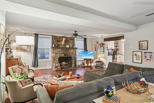 Foto del edificio - 916 East End Rd