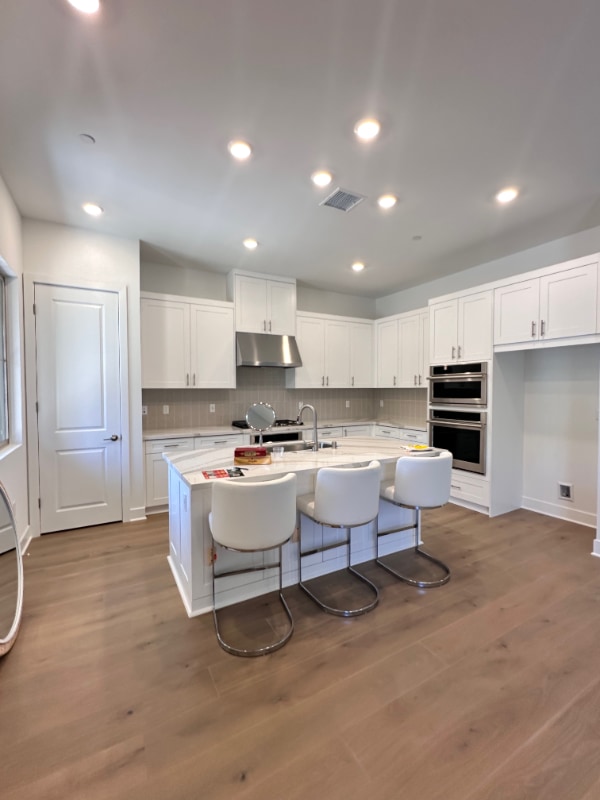Building Photo - 140 Carmine
