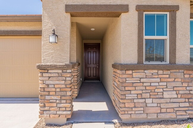 Building Photo - Modern 3-Bed + Den Home in Ventana De Estrellas