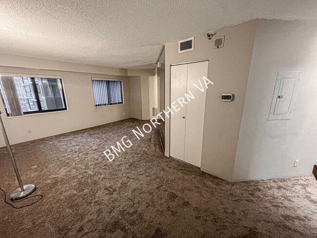 Photo - 900 N Stafford St House