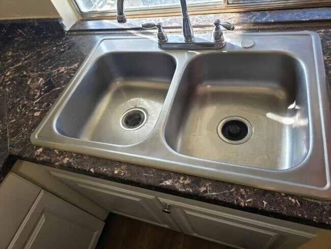 Foto del edificio - Charming 2BR Duplex in Rancho Cucamonga