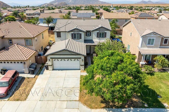 Building Photo - Captivating 3 bed/2.5 Bath Home In Beautif...