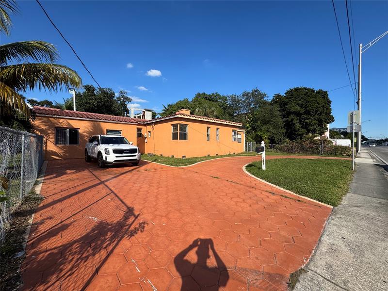 Foto principal - 315 NE 125th St