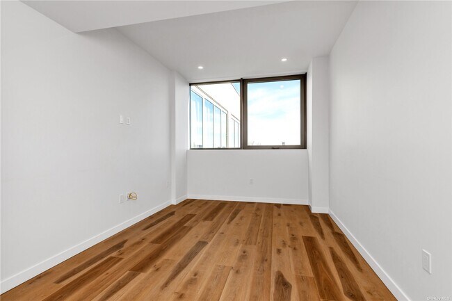 Foto del edificio - 83-67 116th St
