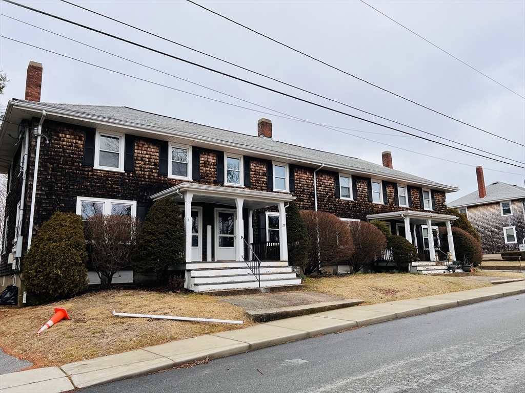 Primary Photo - 31 Seaview St