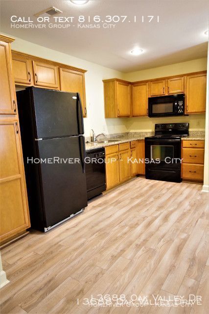 Building Photo - 13688 Oak Valley Drive