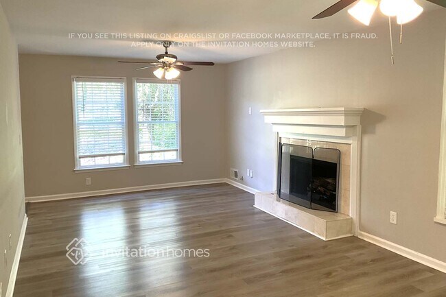 Foto del edificio - 2073 Kinridge Rd