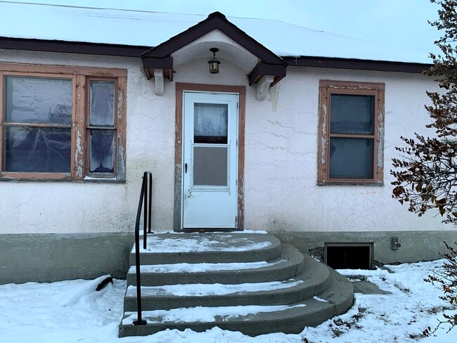 side entrance - 400 Milwaukee Ave