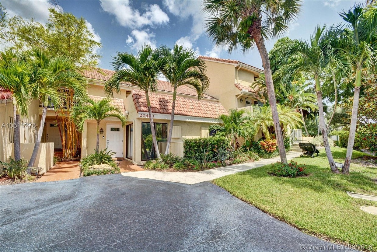 Primary Photo - 20460 NE 34th Ct