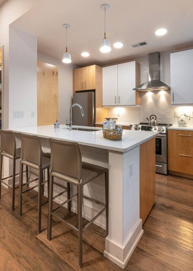 Building Photo - 1502 Race St