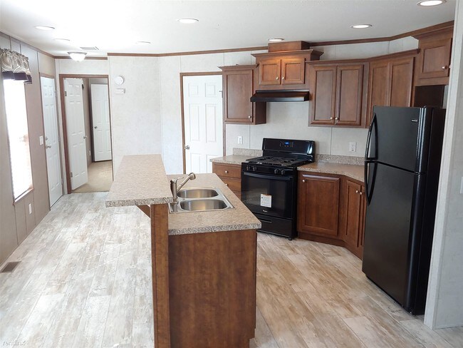Building Photo - 3 br, 2 bath Mobile Home - 66 Berry Ln