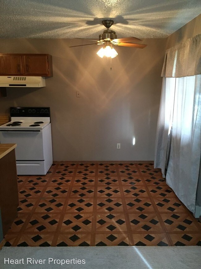 Building Photo - 505 Bruce Ave NW