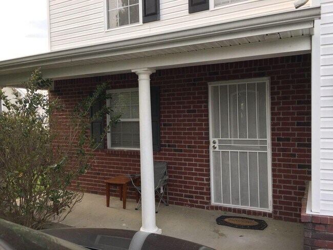 Building Photo - 102 Berele Shepsele Ln