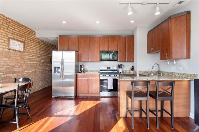 Foto del edificio - 1152 N Kedzie Ave