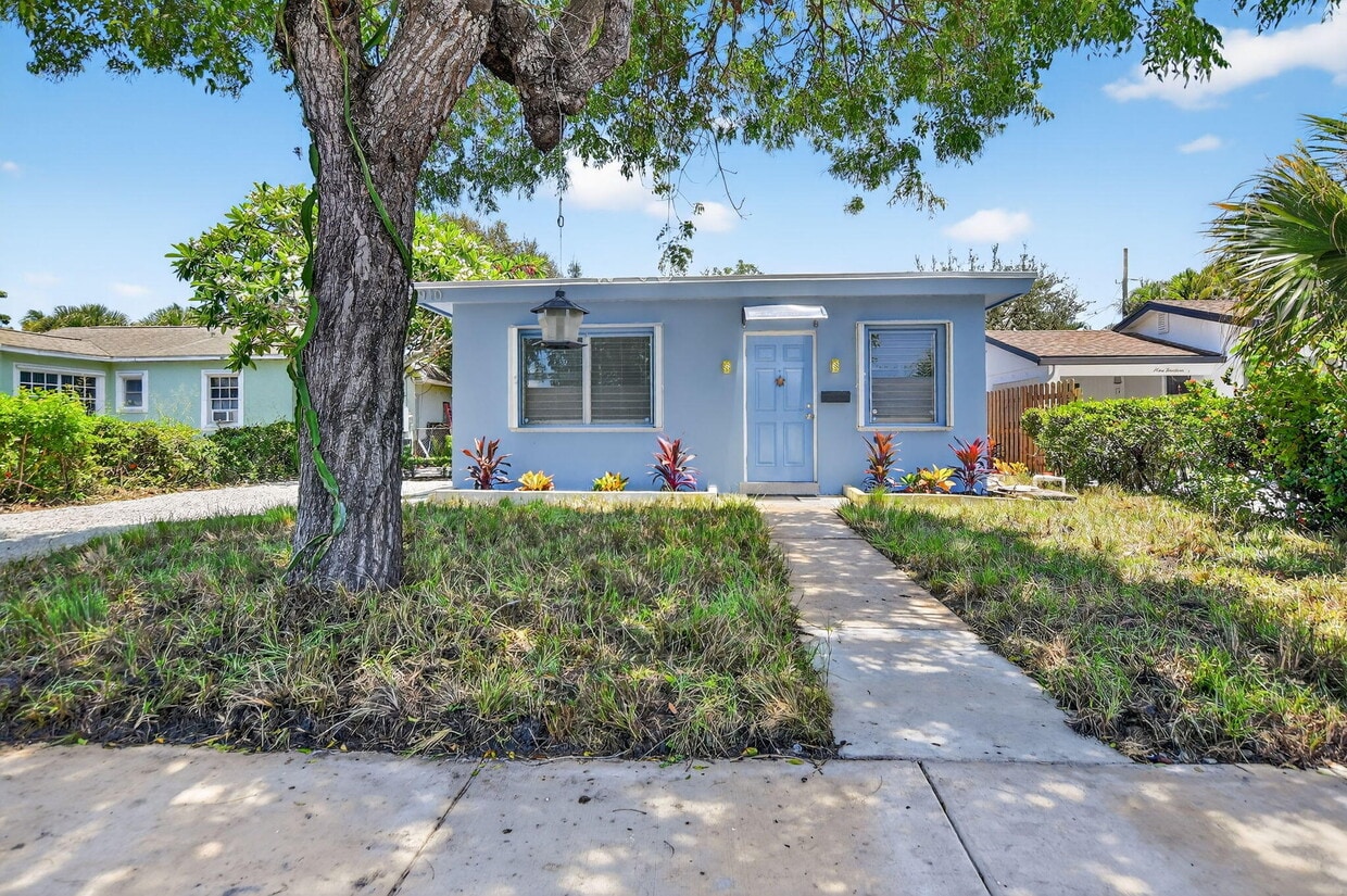 Primary Photo - 910 SE 3rd St