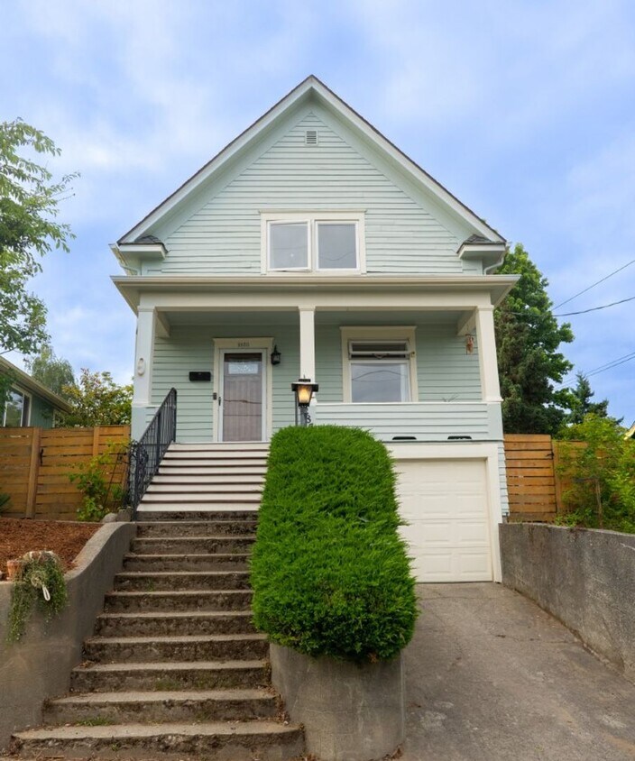 Primary Photo - 4Bd/2.75Ba Seattle House