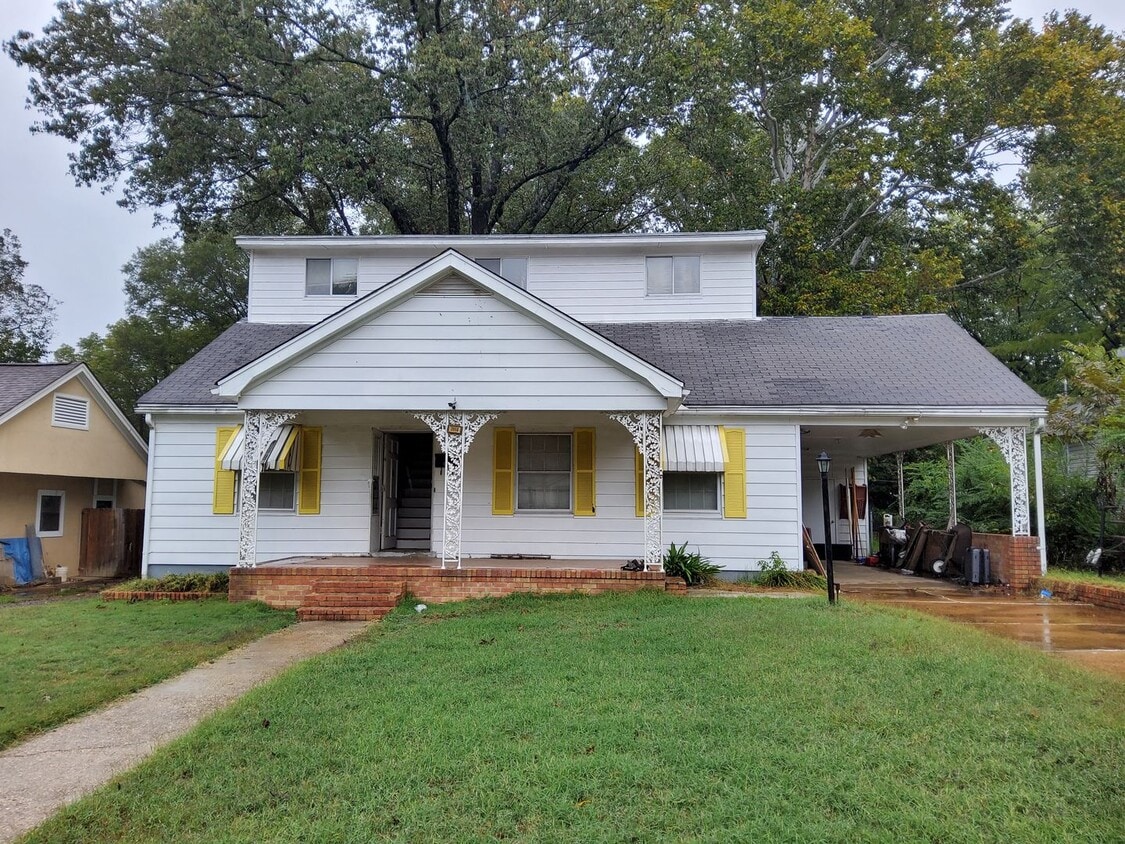 Primary Photo - Welcome to 2998 Queensbury Circle!