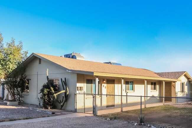 Foto del edificio - 811 E Alice Ave Unit A