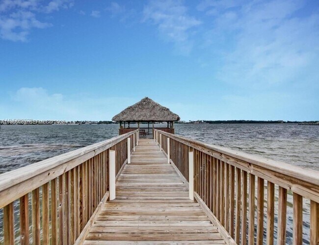 Foto del edificio - 51 N Lakeshore Dr