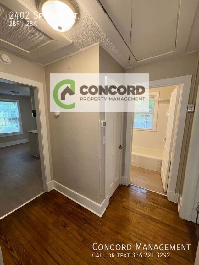 Foto del edificio - 2402 Spruce St