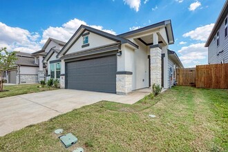 Building Photo - 153 Woods Edge Ln