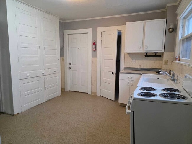 Building Photo - 1332 Poplar Pl