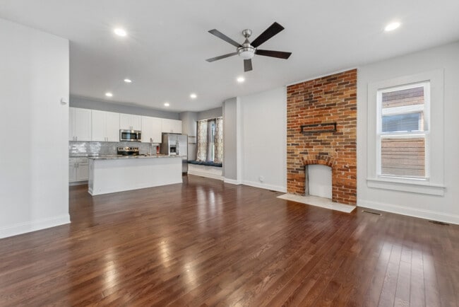 Great room with ceiling fan - 382 Morrison Ave